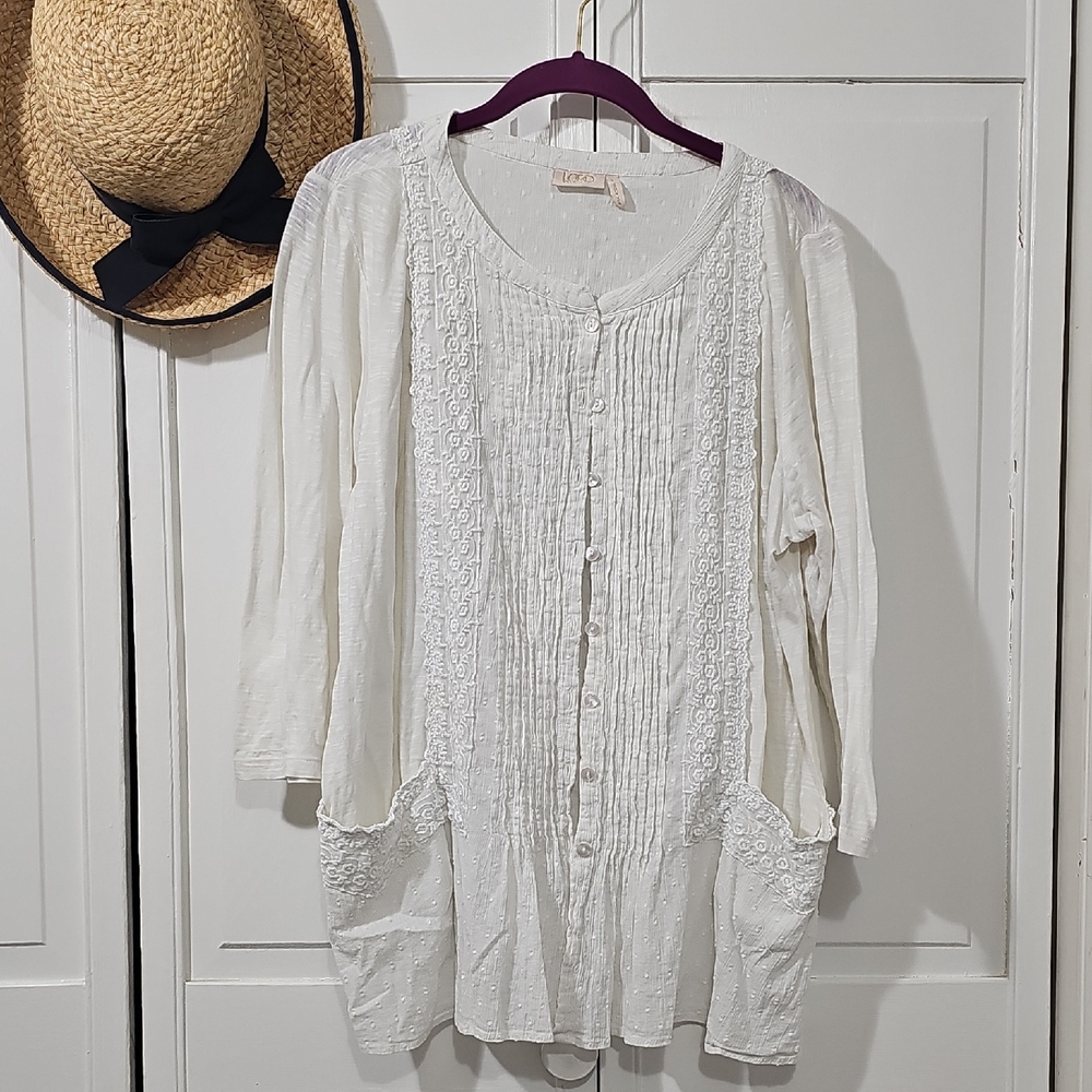 LOGO by Lori Goldstein White Textured Blouse